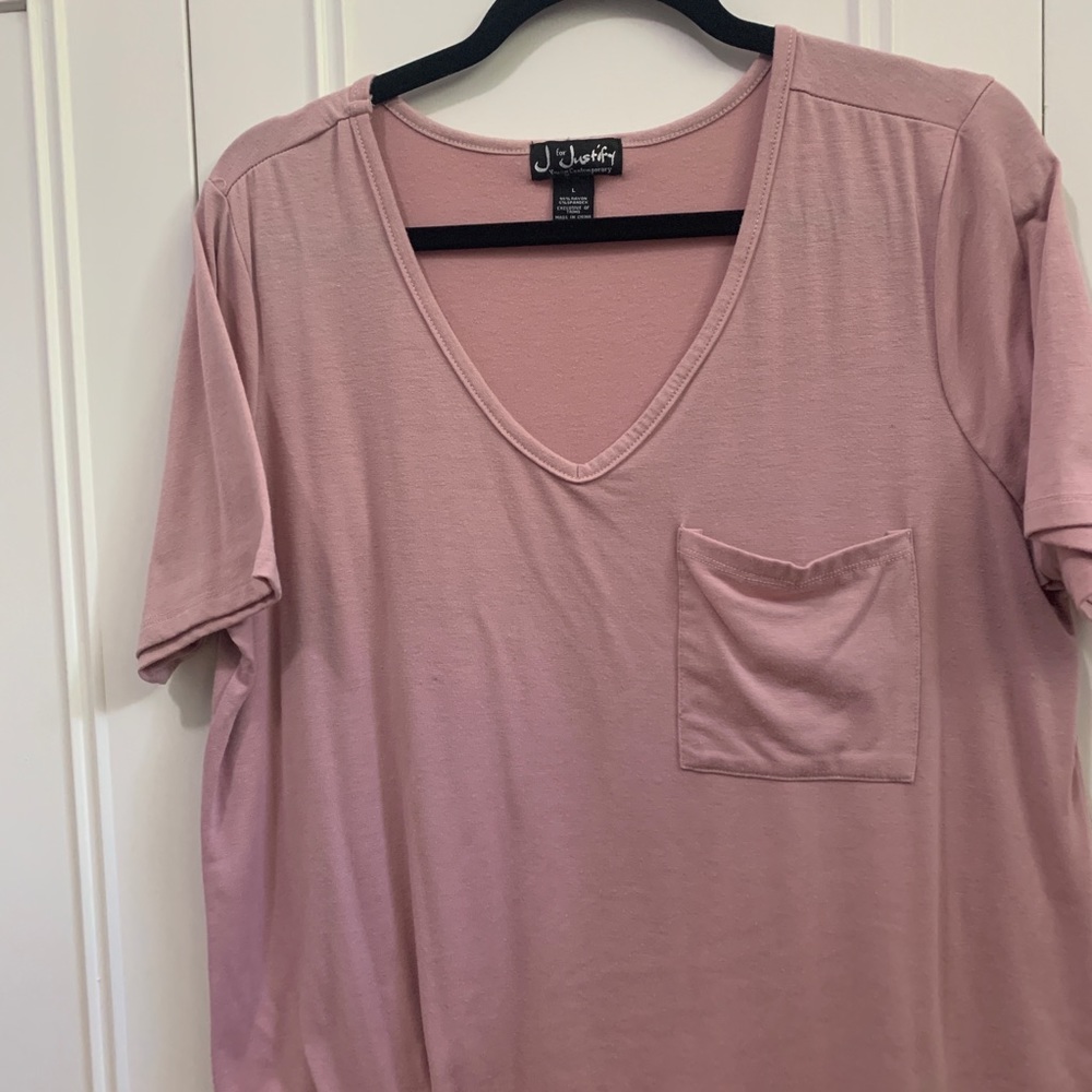 Pink V neck 🎀 - Picture 2 of 4
